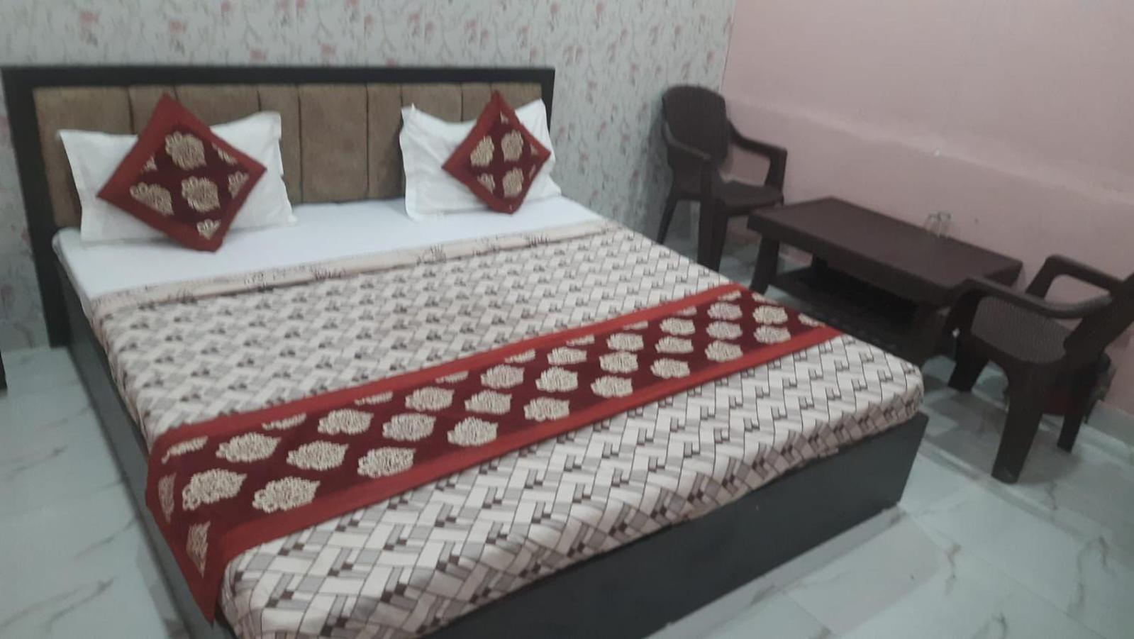 Baba Paying Guest House Varanasi Bagian luar foto